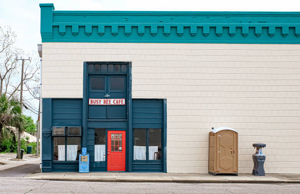 Portable bathroom rental in Robins, IA